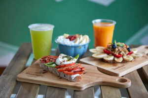 TOP-REASONS-FOR-RESTAURANTS-TO-GO-ORGANIC Toastique